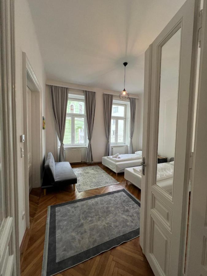 Centrally-Located Authentic Apartment Wien Ngoại thất bức ảnh