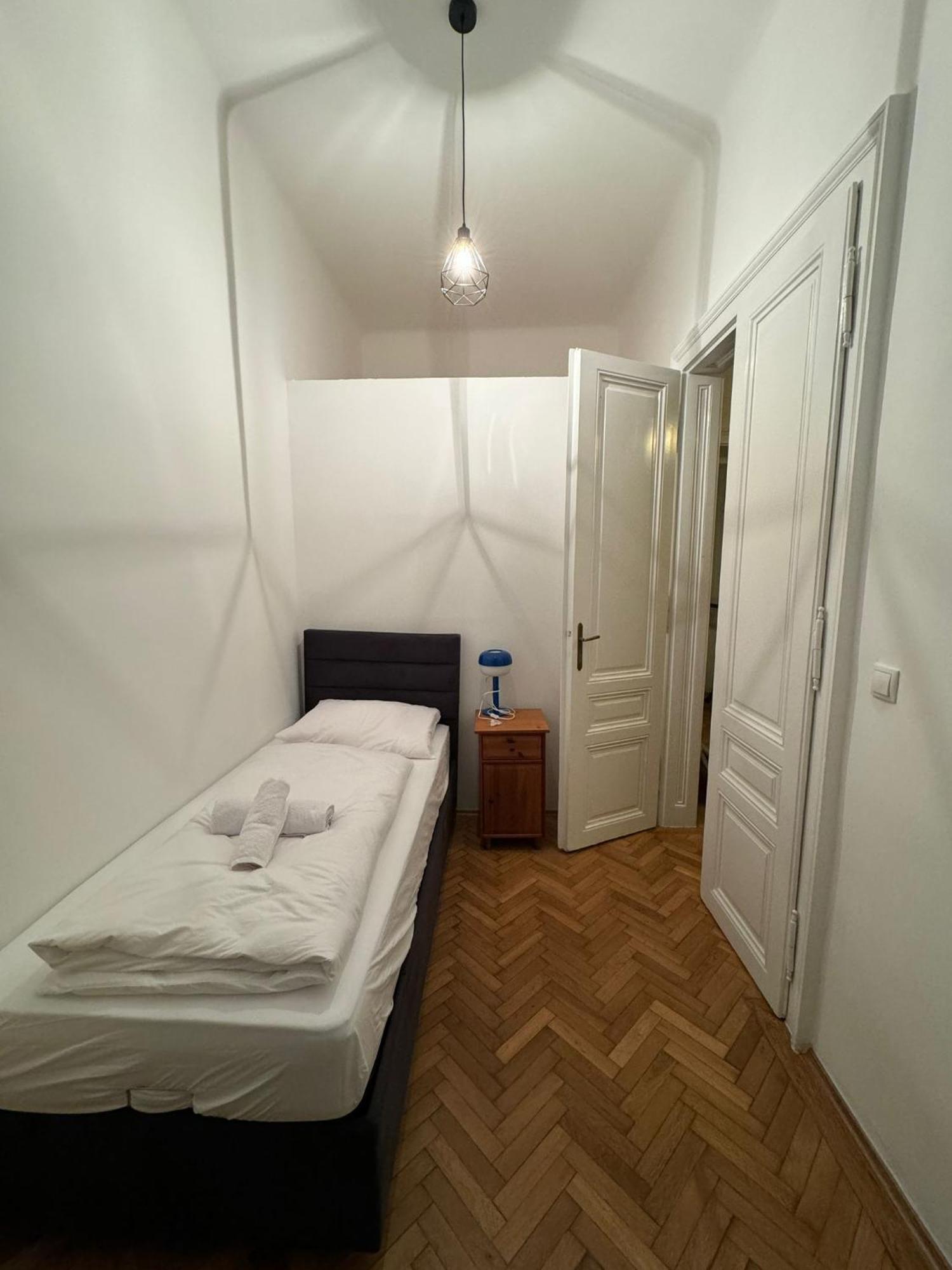 Centrally-Located Authentic Apartment Wien Ngoại thất bức ảnh