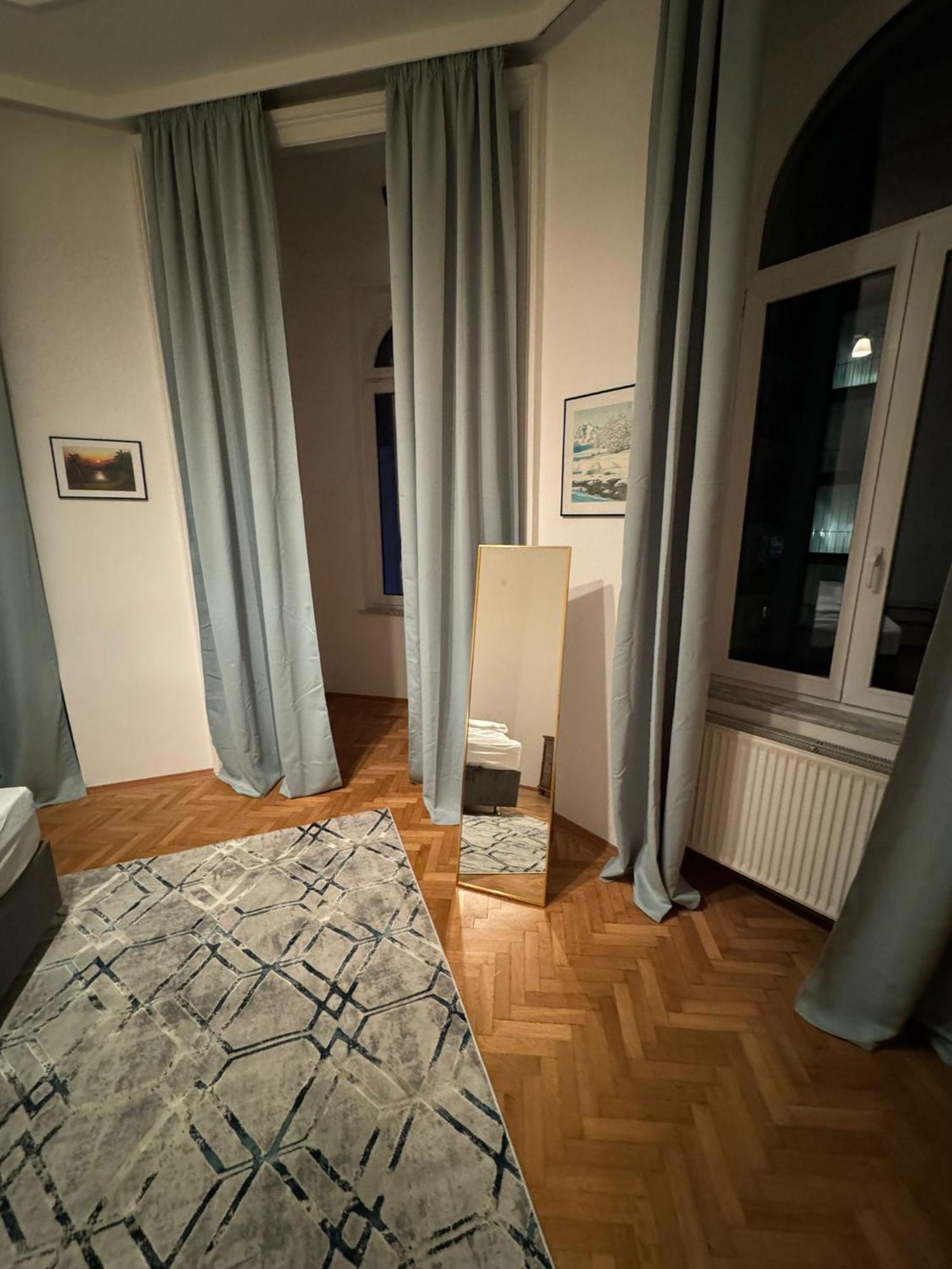 Centrally-Located Authentic Apartment Wien Ngoại thất bức ảnh